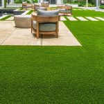 Descubre y conoce como decorar con césped artificial