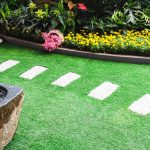 Descubre y conoce como decorar con césped artificial