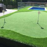 Descubre y conoce como decorar con césped artificial