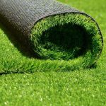 Descubre y conoce como decorar con césped artificial